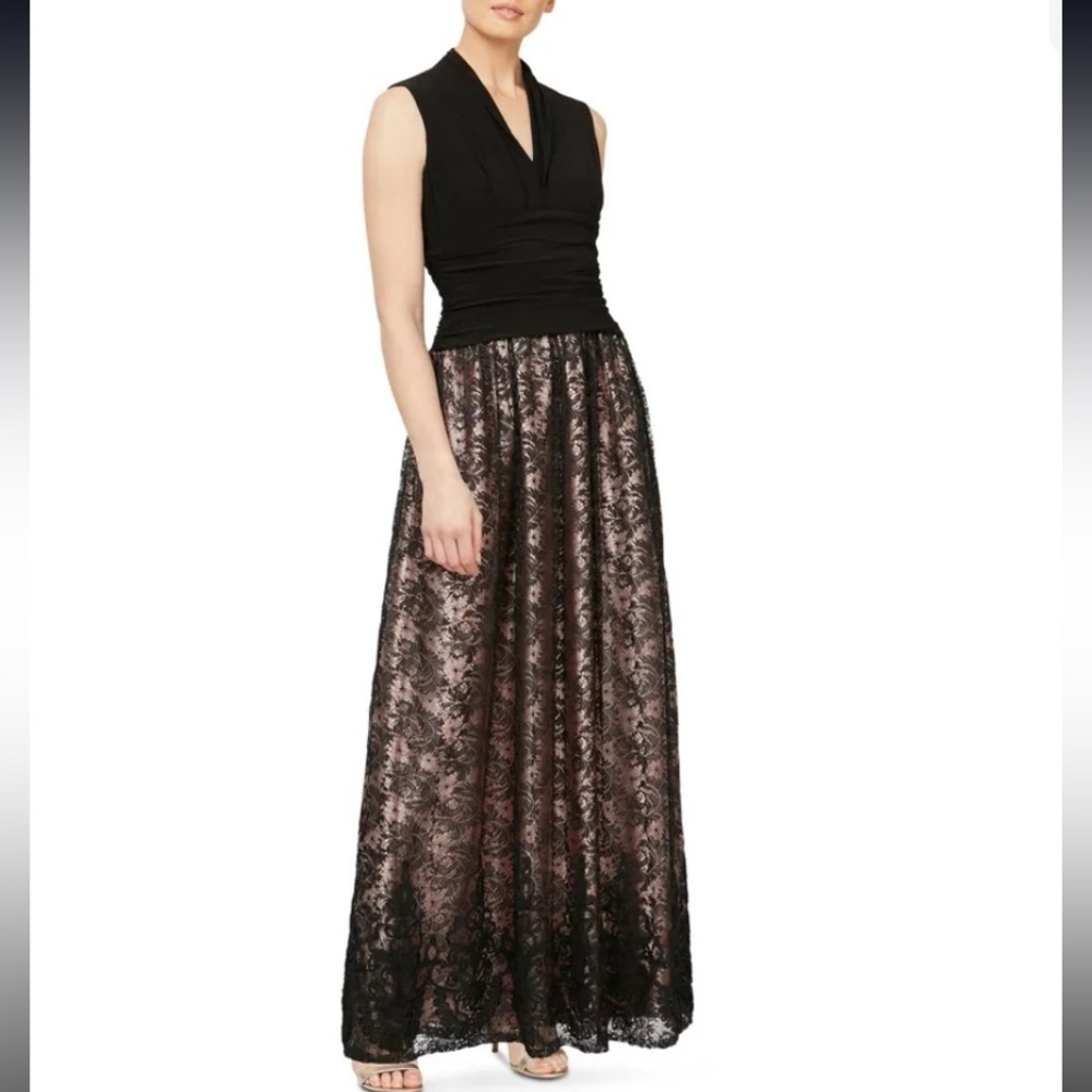 Women’s Formal Dress Size 12 SLNY Black Lace Ruched Pleated Maxi Evening Gown